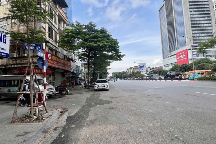 BÁN NHÀ MẶT PHỐ TÂY SƠN_ĐỐNG ĐA 40 M,8 TẦNG,THANG MÁY.VỈA HÈ 8M.CHÀO;28,5 TỶ