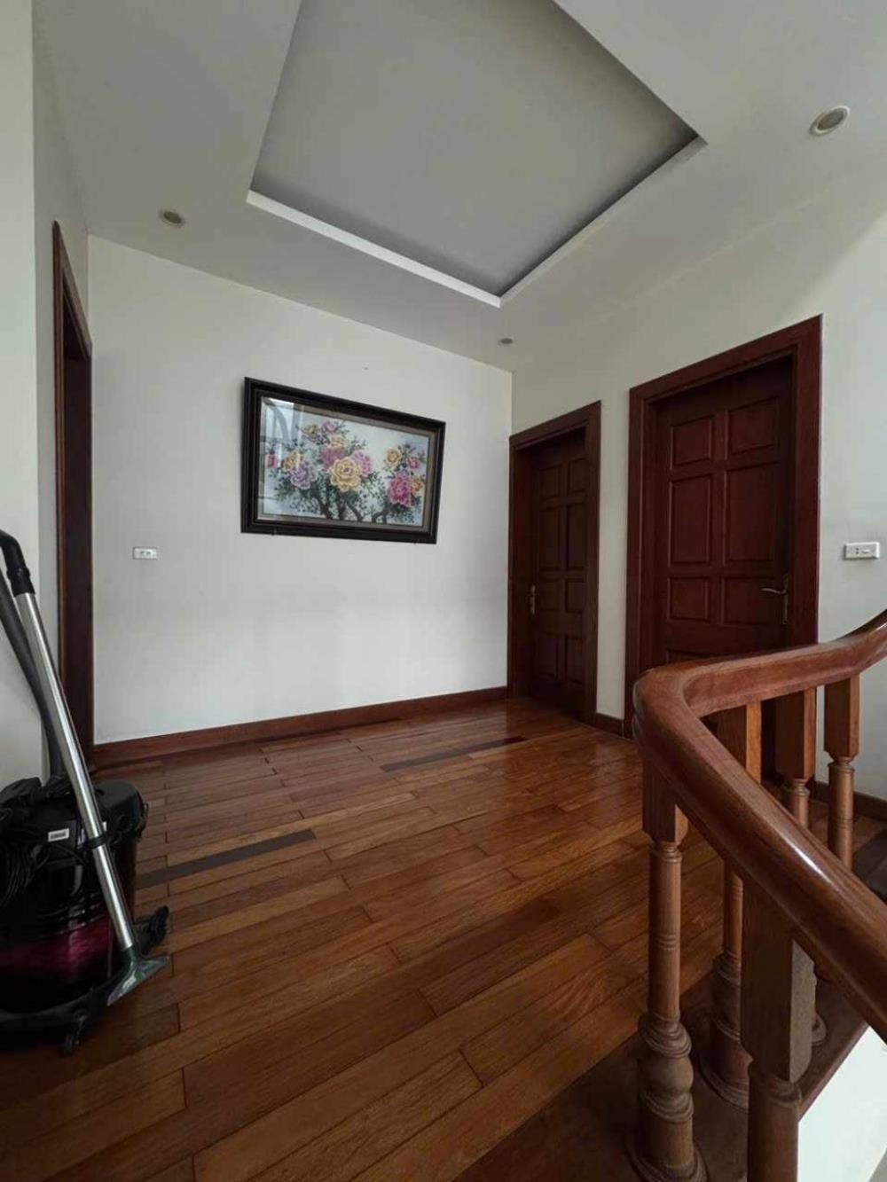 🏡 Biệt Thự Đơn Lập Dịch Vọng: View Công Viên - 4 Làn - 130 Tỷ