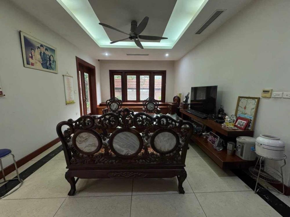 🏡 Biệt Thự Đơn Lập Dịch Vọng: View Công Viên - 4 Làn - 130 Tỷ