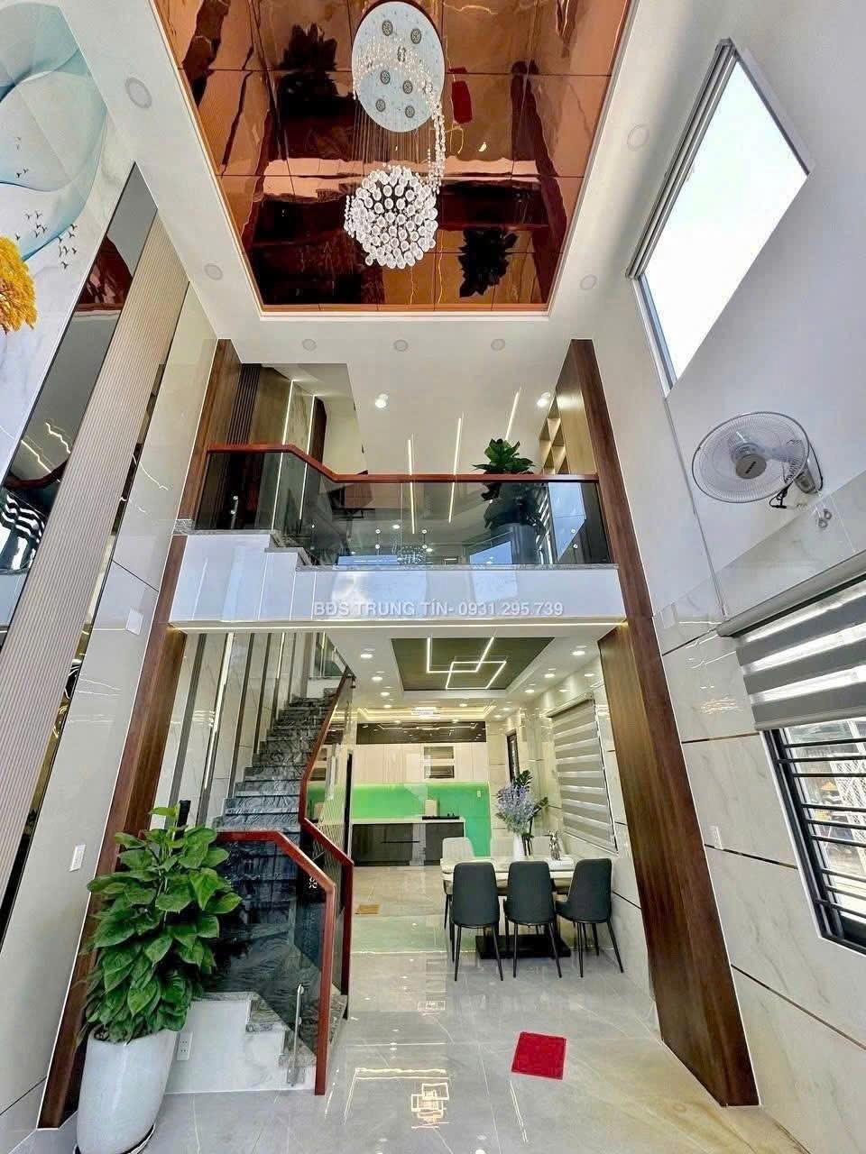 Bán nhà góc 5 tầng, 55m² Bình Tân - Vị trí đẹp, tiện kinh doanh