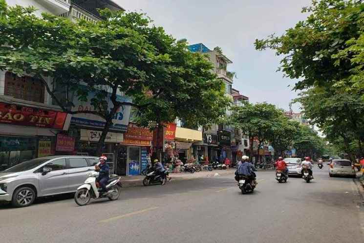 bán nhà mặt phố Ngọc Lâm, 60m, gần ngã tư Ngọc Lâm-Hồng Tiến, cách cầu Chương Dương 5 phút lái xe