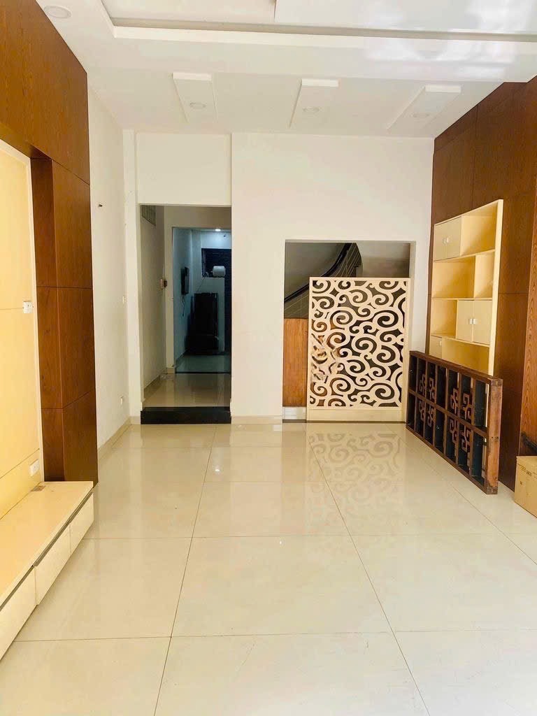 Cho Thuê Nhà Nguyên Căn, Nguyễn Trọng Lội, Tân Bình - 5 Phòng Ngủ, Giá 3x Triệu