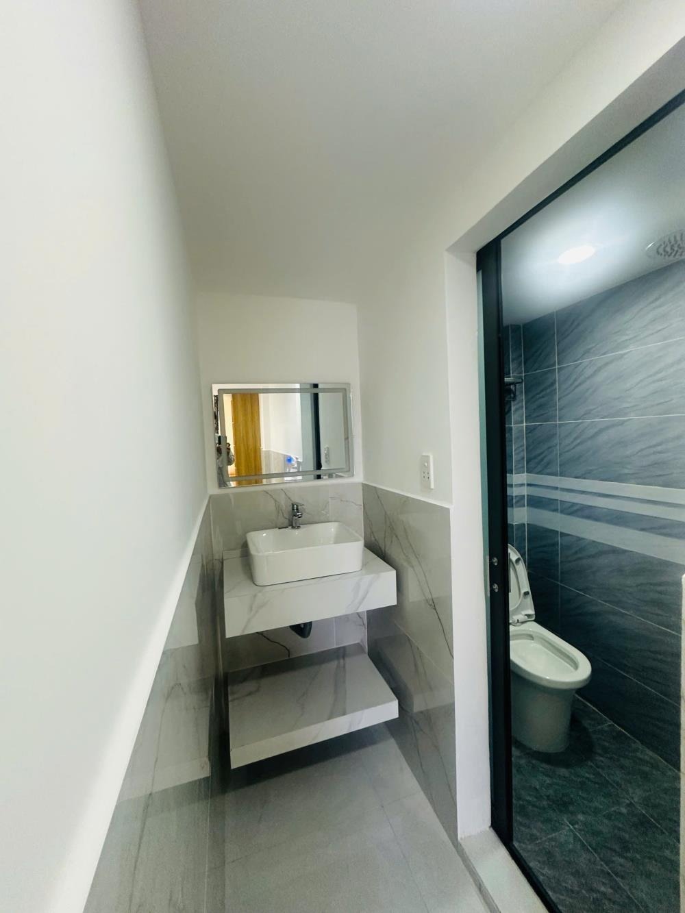 Nhà Giáp Lê Trọng Tấn, 36m2, 3.5 tỷ - Hẻm Ôtô, 3PN, SHR