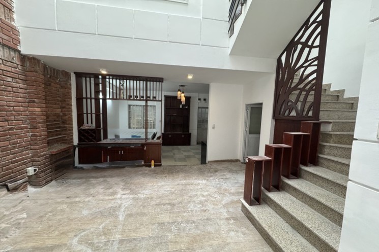 ♥ Nhà Kiệt 5.5m Cách Mạng Tháng 8, 76m2, ngang 5.5m, 2.5 tầng cứng, nhỉnh 4 tỷ