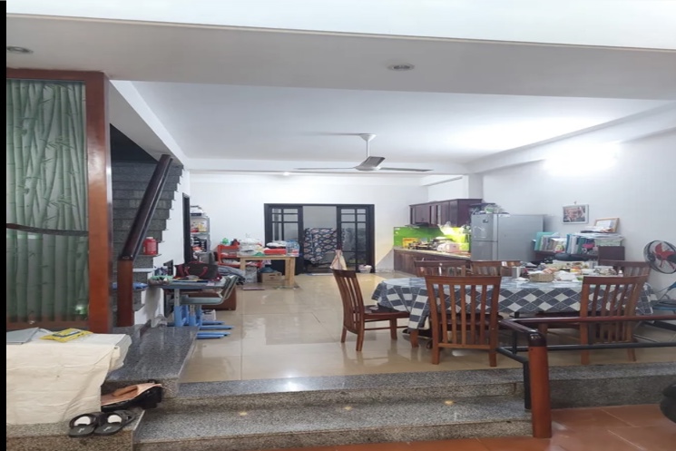 Nhà 2 tầng mặt tiền Thế Lữ . DT:100m , ngang 5m