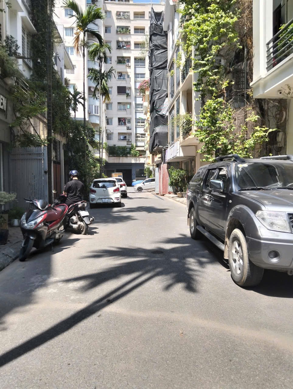 Bán nhà phố Trần Kim Xuyến 80m² - 5 tầng, Mặt tiền 6m, Giá 37 tỷ