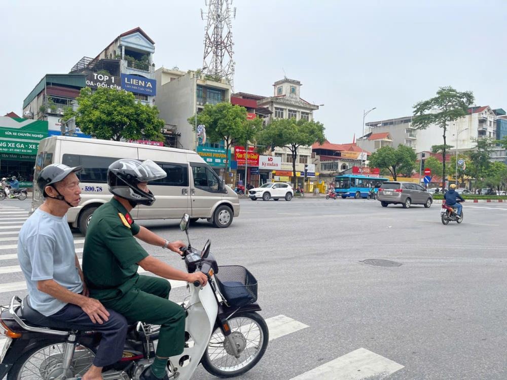Mặt Phố Ngô Gia Tự: Vị Trí Vàng, Kinh Doanh Sầm Uất, Giá Tốt