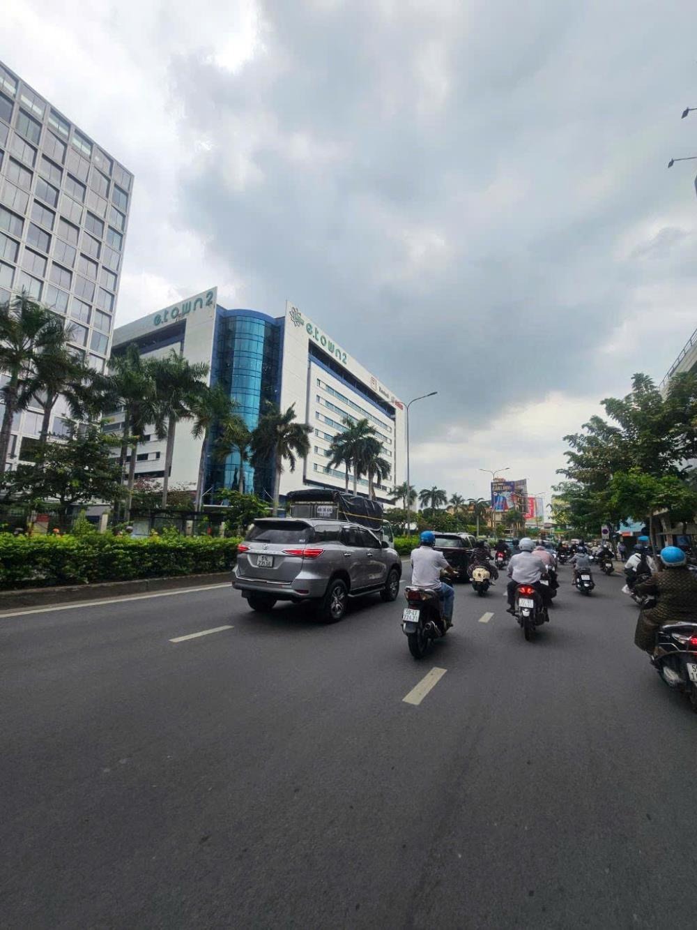 Bán nhà mặt tiền Kinh Doanh - Metro Cộng Hòa, Tân Bình - 4.5x22m - 11 tỷ TL