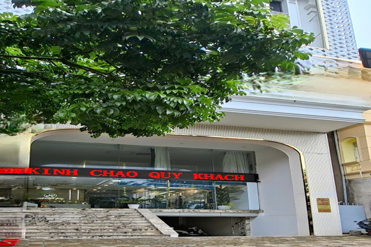 SIÊU PHẨM MẶT PHỐ VÍP CẦU GIẤY_MẶT TIỀN QUYỀN LỰC _VỈA HÈ ĐÁ BÓNG - THANG MÁY- 9 NỎI 1 HẦM KINH