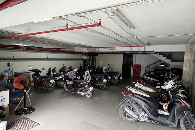 SIÊU PHẨM MẶT PHỐ VÍP CẦU GIẤY_MẶT TIỀN QUYỀN LỰC _VỈA HÈ ĐÁ BÓNG - THANG MÁY- 9 NỎI 1 HẦM KINH