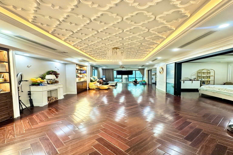 SIÊU PHẨM MẶT PHỐ VÍP CẦU GIẤY_MẶT TIỀN QUYỀN LỰC _VỈA HÈ ĐÁ BÓNG - THANG MÁY- 9 NỎI 1 HẦM KINH