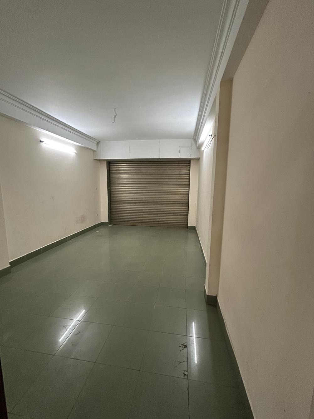 Chính chủ cho thuê nhà mặt phố Vũ Ngọc Phan, Đống Đa - 80m²/sàn, 5 tầng