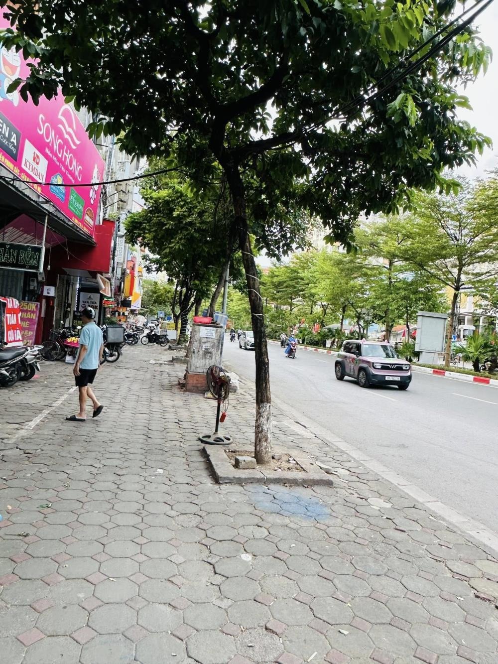 Bán Nhà Mặt Phố Cầu Giấy - 61m2 - 5 Tầng - 36.3 Tỷ - Nguyễn Phong Sắc