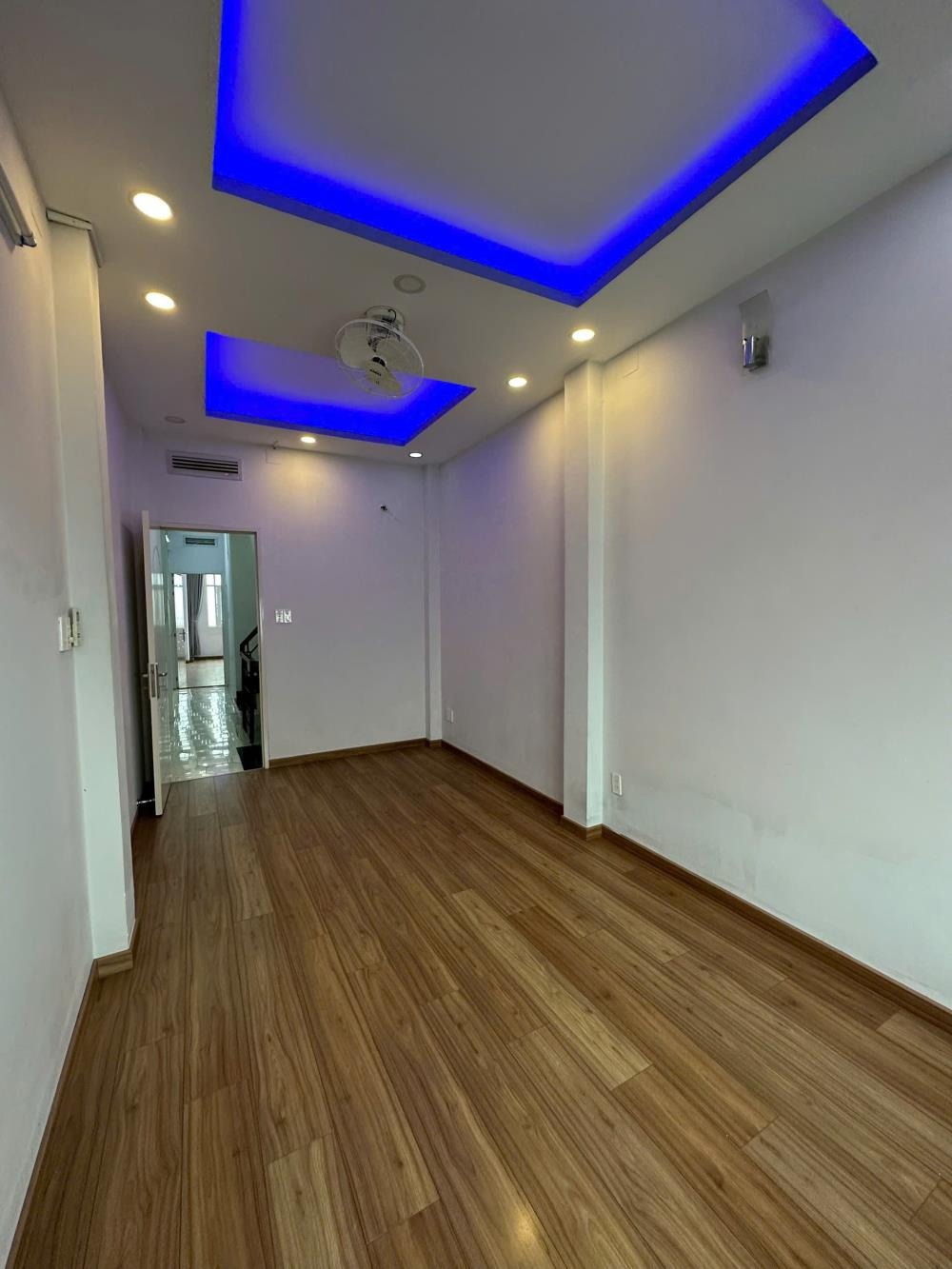 Bán nhà 5PN, 2 Mặt Tiền Nguyễn Biểu Q5 - Sát Q1, Sổ Riêng - Giá 9.8 Tỷ