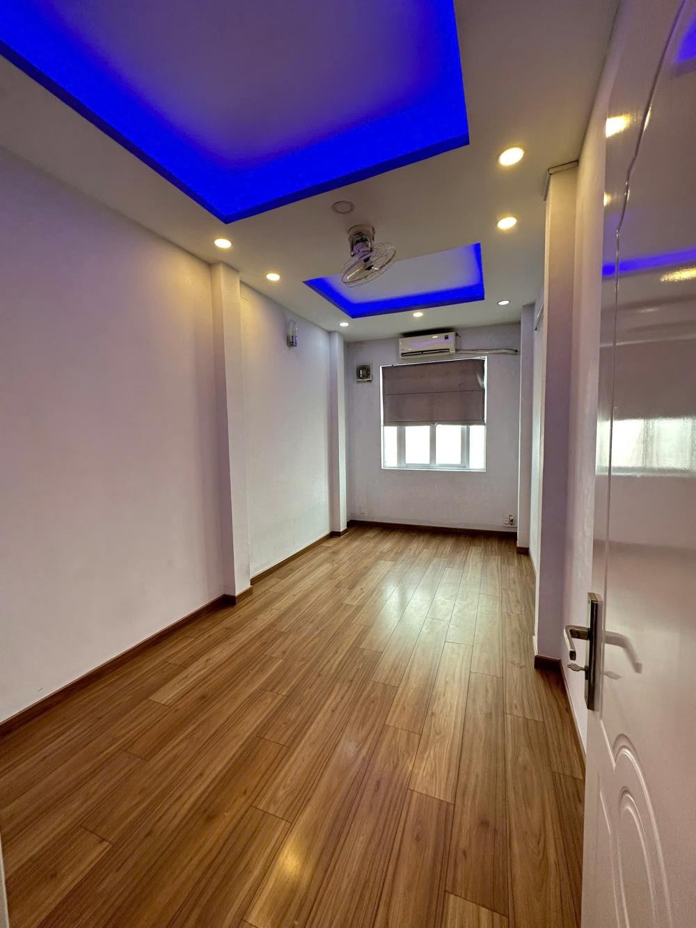 Bán nhà 5PN, 2 Mặt Tiền Nguyễn Biểu Q5 - Sát Q1, Sổ Riêng - Giá 9.8 Tỷ