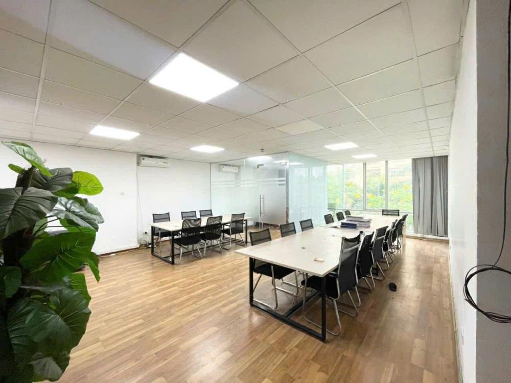Cho Thuê Sàn Văn Phòng Phạm Văn Đồng 155m2 - Giá 20 Triệu/Tháng