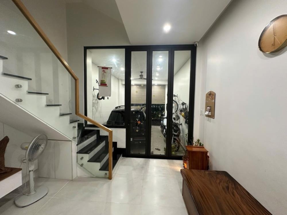 Bán nhà Tân Phú 4 Tầng 77m2, Giá 9.1 Tỷ - Vị Trí Đắc Địa