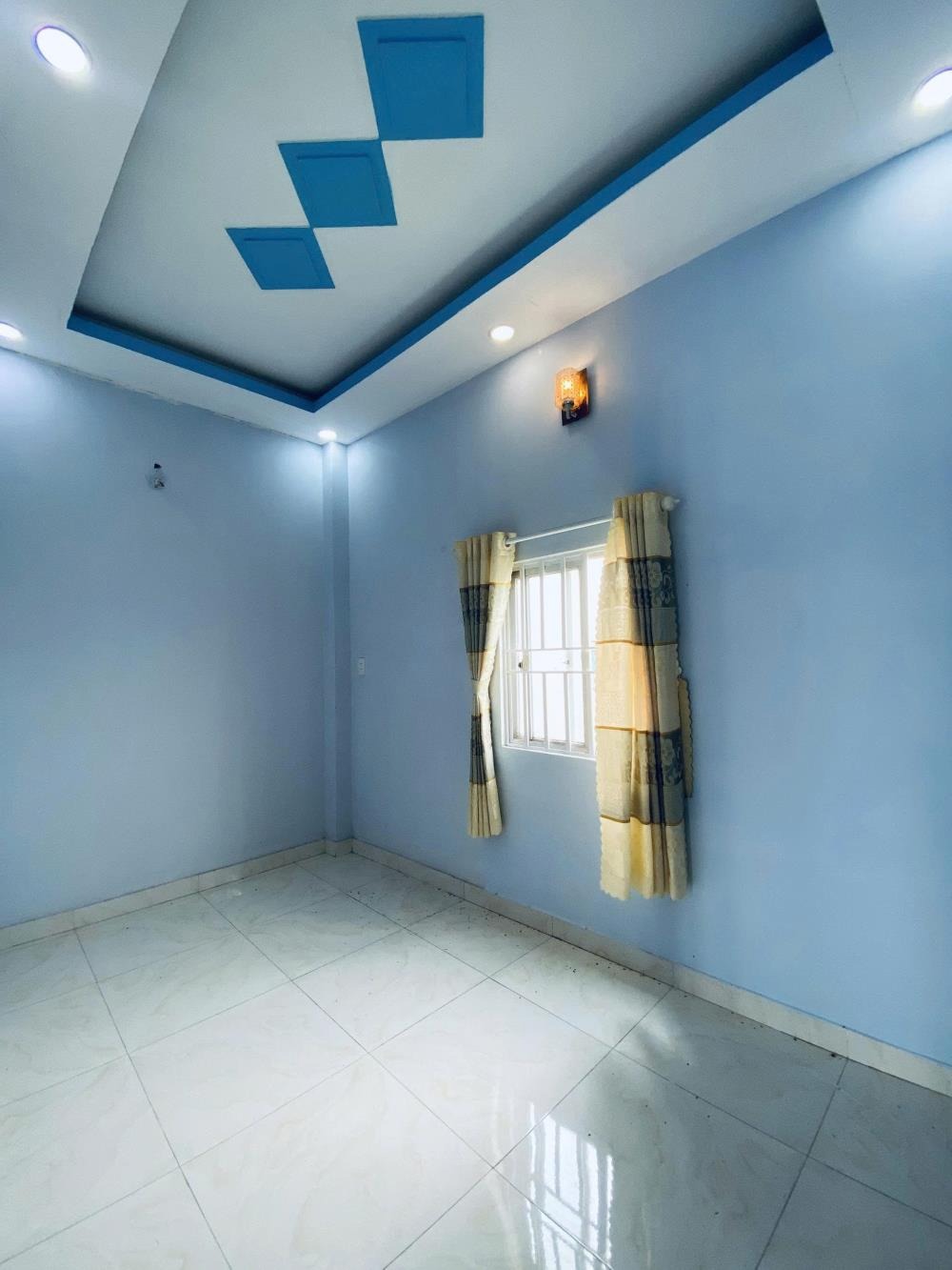 Bán Gấp Nhà Hóc Môn Giá Rẻ: 549tr, Sổ Hồng Riêng