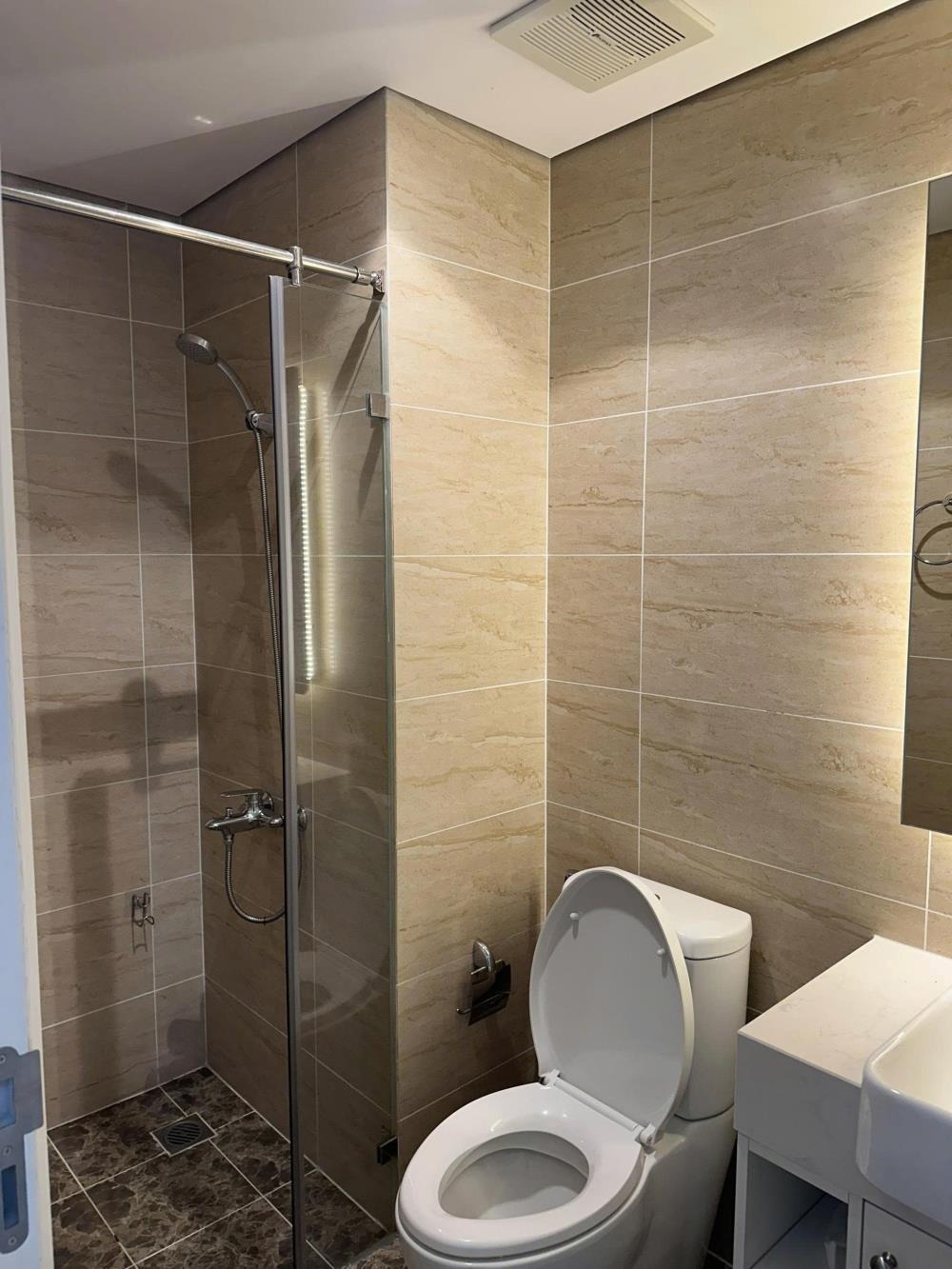 Căn 3 Ngủ 95m2 Vinhomes D Capitale: View Hồ Đẹp, Giá Tốt Nhất