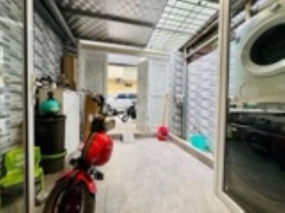 Bán Nhà Tập Thể Huế - 4 Tỷ - Sân Để Xe - Vị Trí Đắc Địa