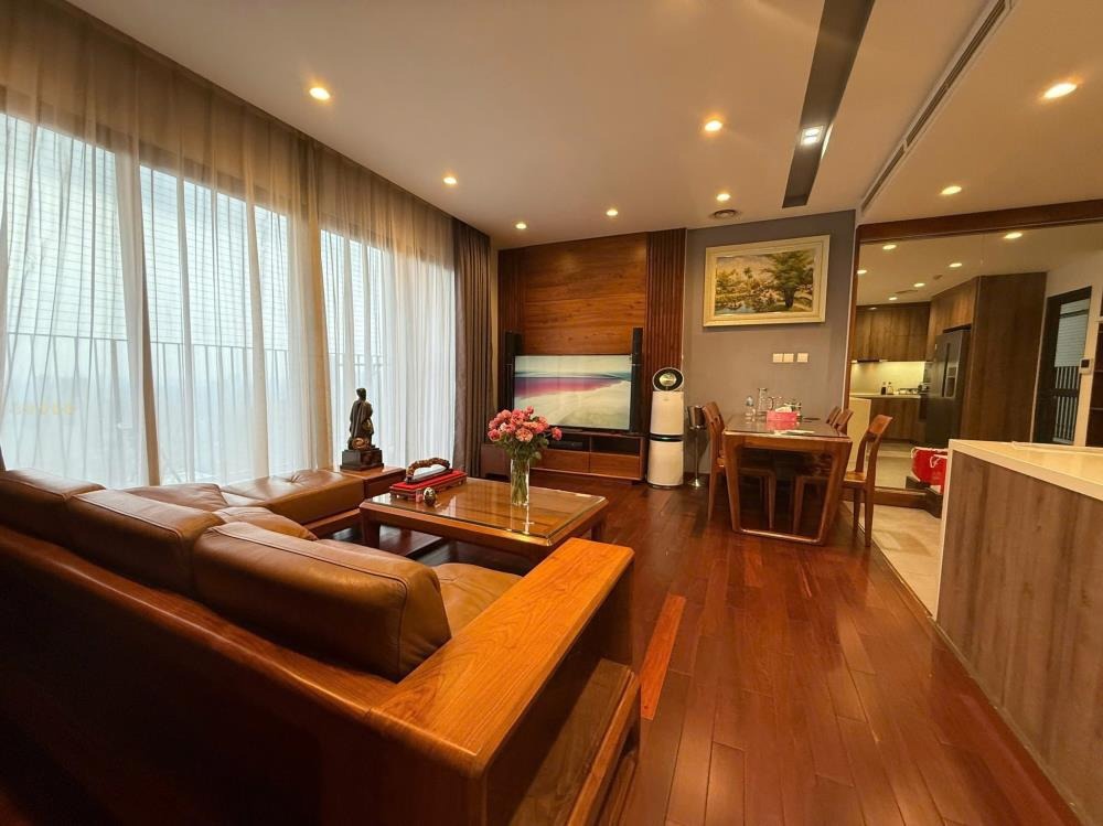 Bán Nhanh Căn 3PN Vinhomes D’Capitale - View Hồ Đẹp Nhất