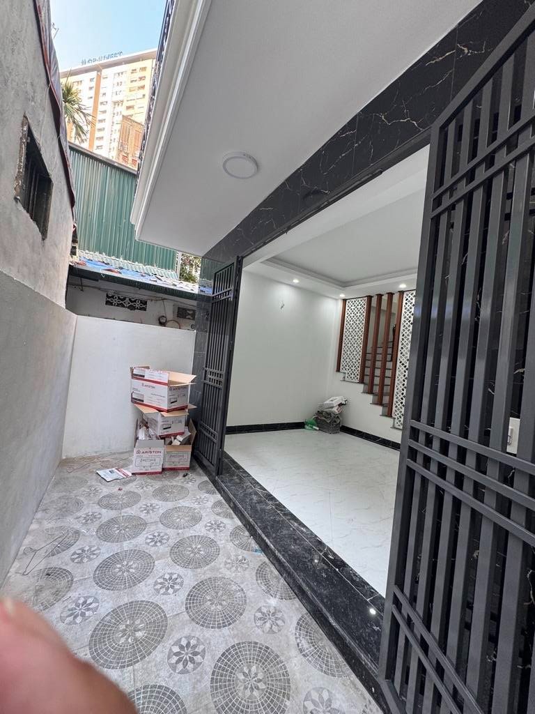 Bán Nhà Trương Định, Hà Nội - 7.5 Tỷ - 46m2, 6 Tầng - Vị Trí Đẹp