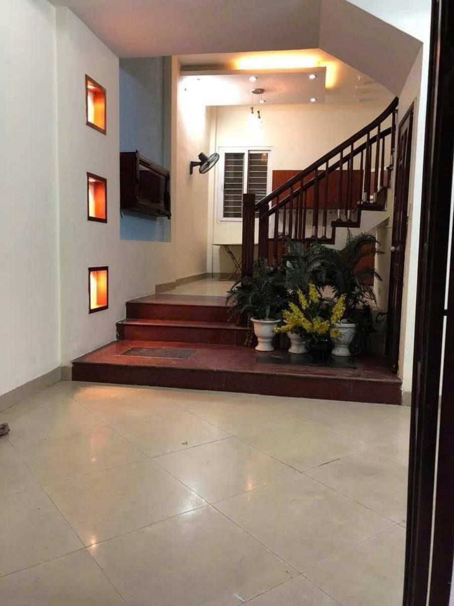 Bán Nhà Cầu Giấy - 5 Tầng, 7 Phòng Cho Thuê, Ô Tô Tránh - Giá 10.8 Tỷ