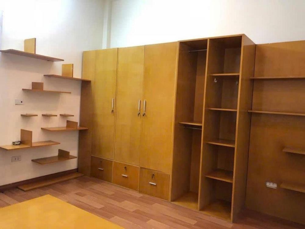 Bán Nhà Cầu Giấy - 5 Tầng, 7 Phòng Cho Thuê, Ô Tô Tránh - Giá 10.8 Tỷ