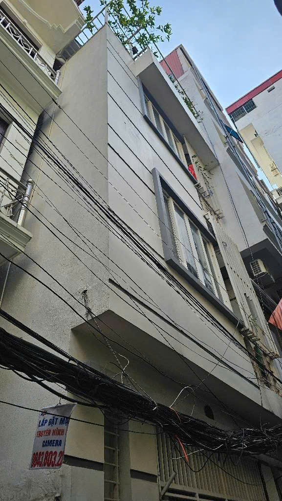 Bán nhà Cầu Giấy - 68m2, 4 tầng, gần Trường FPT, 13.8 tỷ