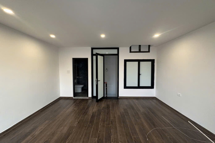 Nhà Tứ Liên - Tây Hồ - 5 tầng - thang máy - chuẩn công năng, về ở luôn giá 9,4 tỷ