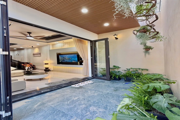 Nhà 3 Tầng : Đường Nhựa 6 m : Có thiết kế thành căn hộ để kiếm thêm dòng tiền hàng tháng ổn định