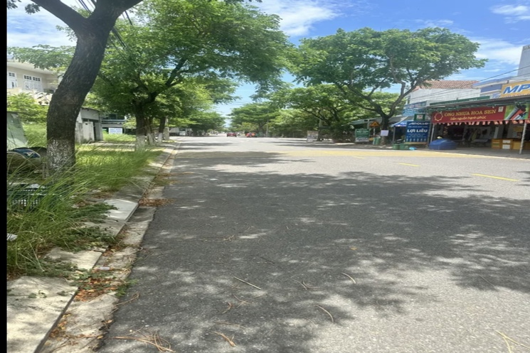 Lô đất mặt tiền Lý Nhật Quang . DT:125m , ngang 5m