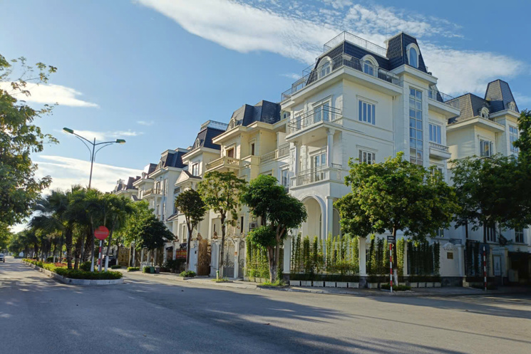 ĐẤT D.VỤ 5,5HA TRẠM TRÔI  140M, VỈA HÈ, 2 ÔTÔ TRÁNH  GIÁ 133 Tr/m2