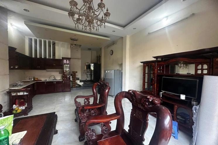 Giảm 2.85 tỷ! Nhà MT 2 tầng HXT 112m2, Vuông – Song Hành Q12