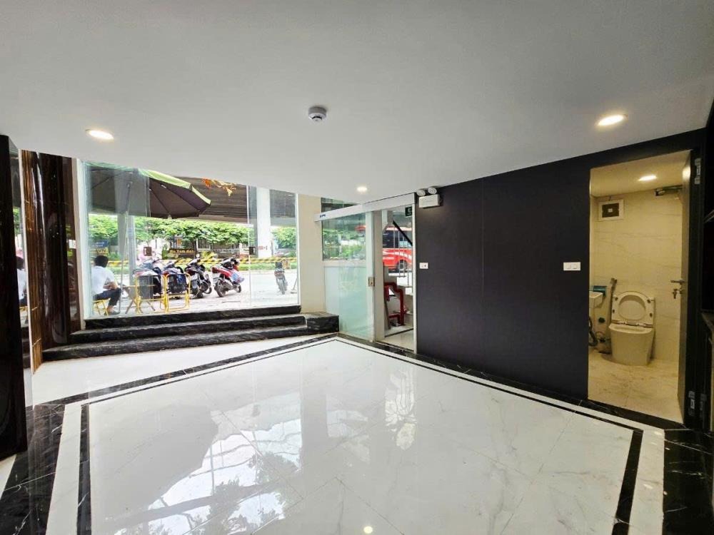 Bán nhà phố Tây Sơn, Đống Đa - 60m2, 7 tầng, mặt tiền 5.3m - Giá 31 tỷ