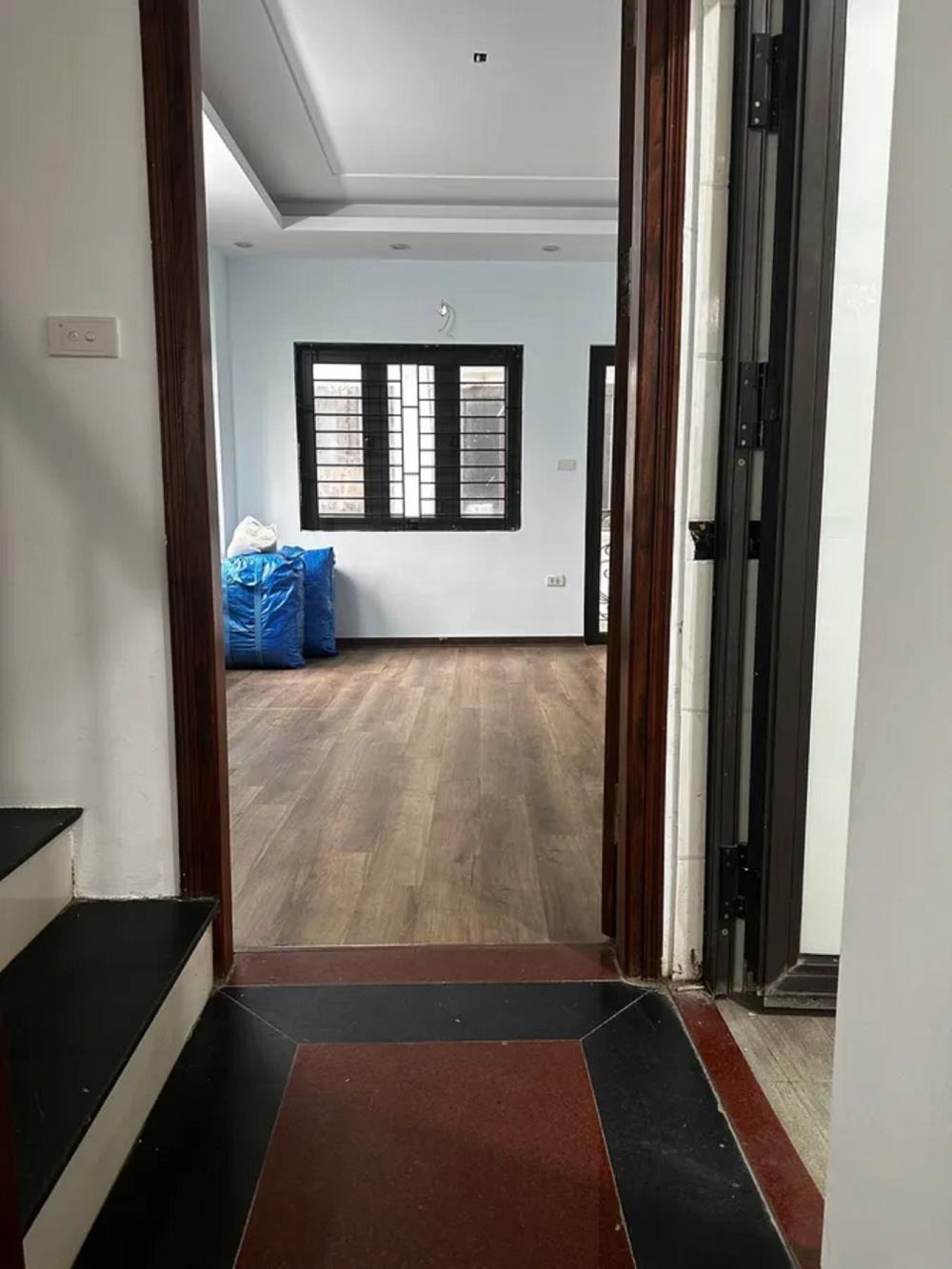 Bán nhà lô góc Trịnh Văn Bô, 35m2, 5 tầng, Ô tô vào cửa