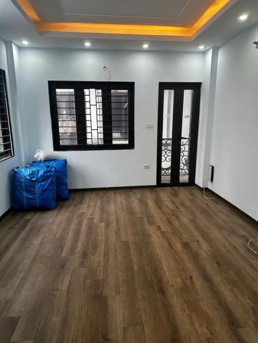 Bán nhà lô góc Trịnh Văn Bô, 35m2, 5 tầng, Ô tô vào cửa
