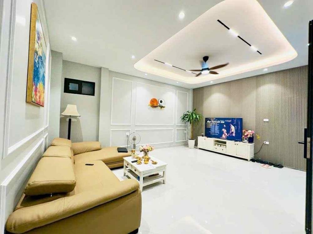 Nhà Phố Minh Khai: 50m2, Thang Máy, Xây Mới - Giá 12 Tỷ