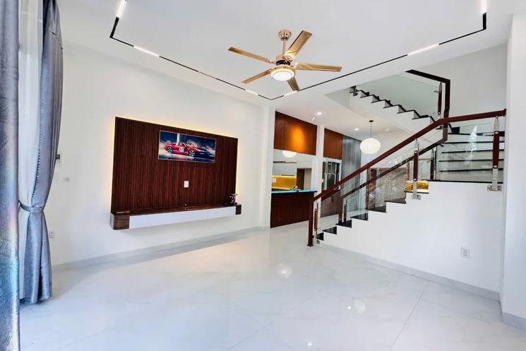 NÓNG HỔI VỪA THỔI VỪA XEM: Nhà Mới Xây Full Nội Thất Tại K78 Tôn Đức thắng