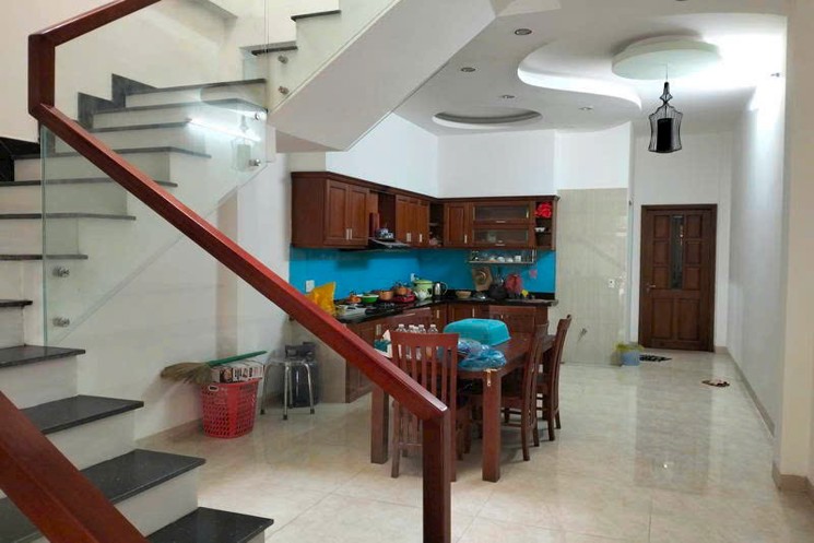 CHỦ ĐỊNH CƯ GẤP BÁN NHÀ MỚI 3 TẦNG GIÁ RẺ