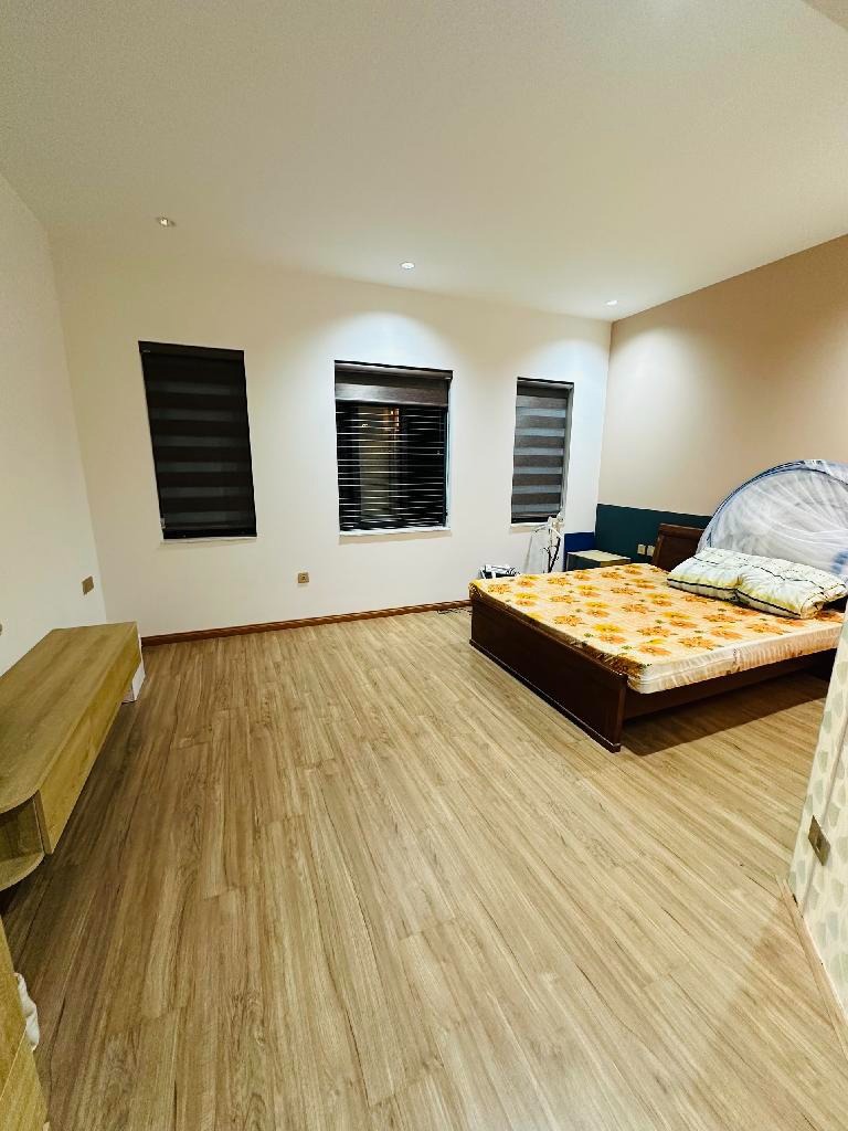 Bán Biệt Thự Linh Đàm 200m2, Mặt Tiền 10m - Giá 40 Tỷ+