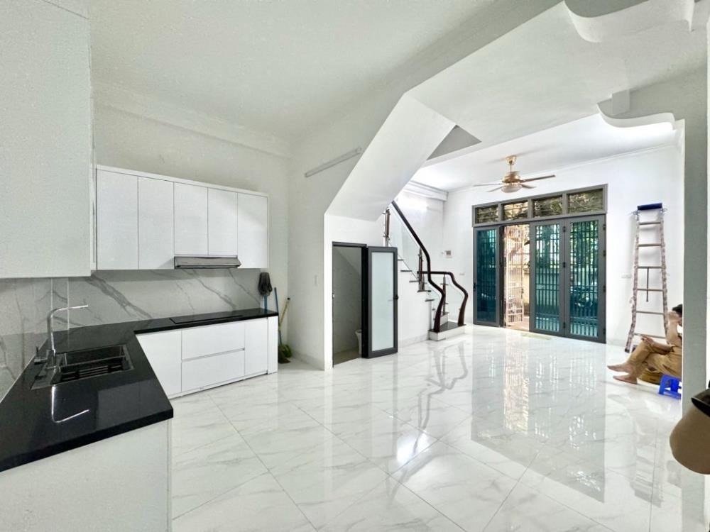 Bán lô đất góc 36.2m² - 4 tầng, ô tô vào nhà - Giá 14.5 tỷ
