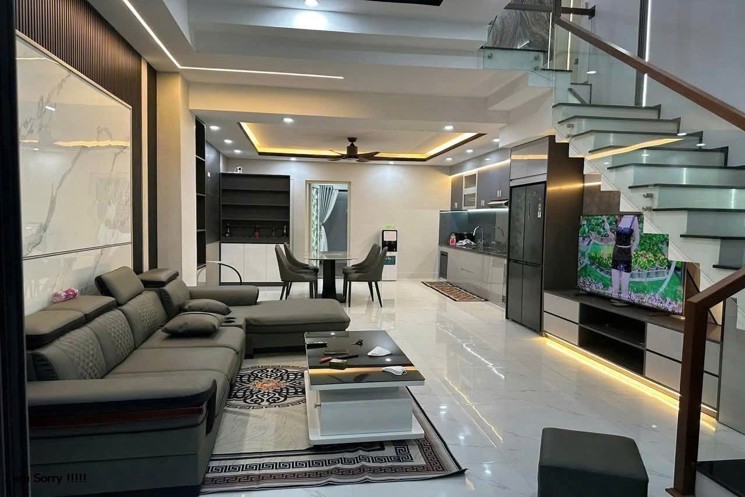 Bán nhà 3 tầng 3 mê đường Hoà Phú 22