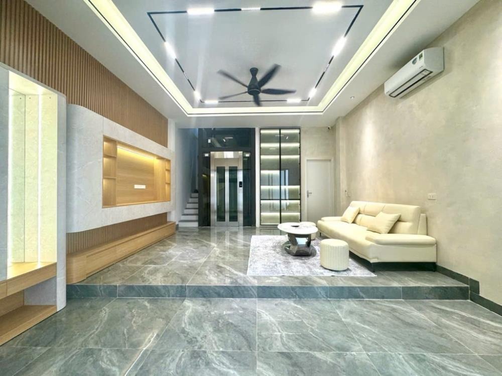 Nhà Tôn Sơn - 50m Ra Phố - 6 Tầng Thang Máy - Full Nội Thất