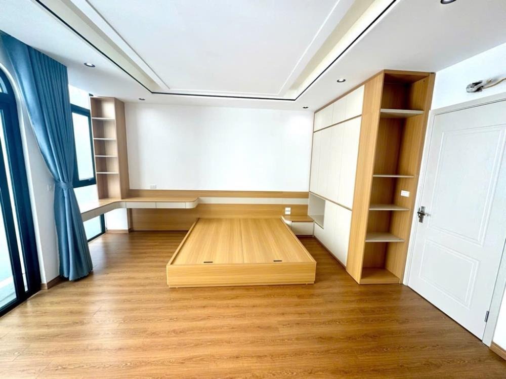 Nhà Tôn Sơn - 50m Ra Phố - 6 Tầng Thang Máy - Full Nội Thất