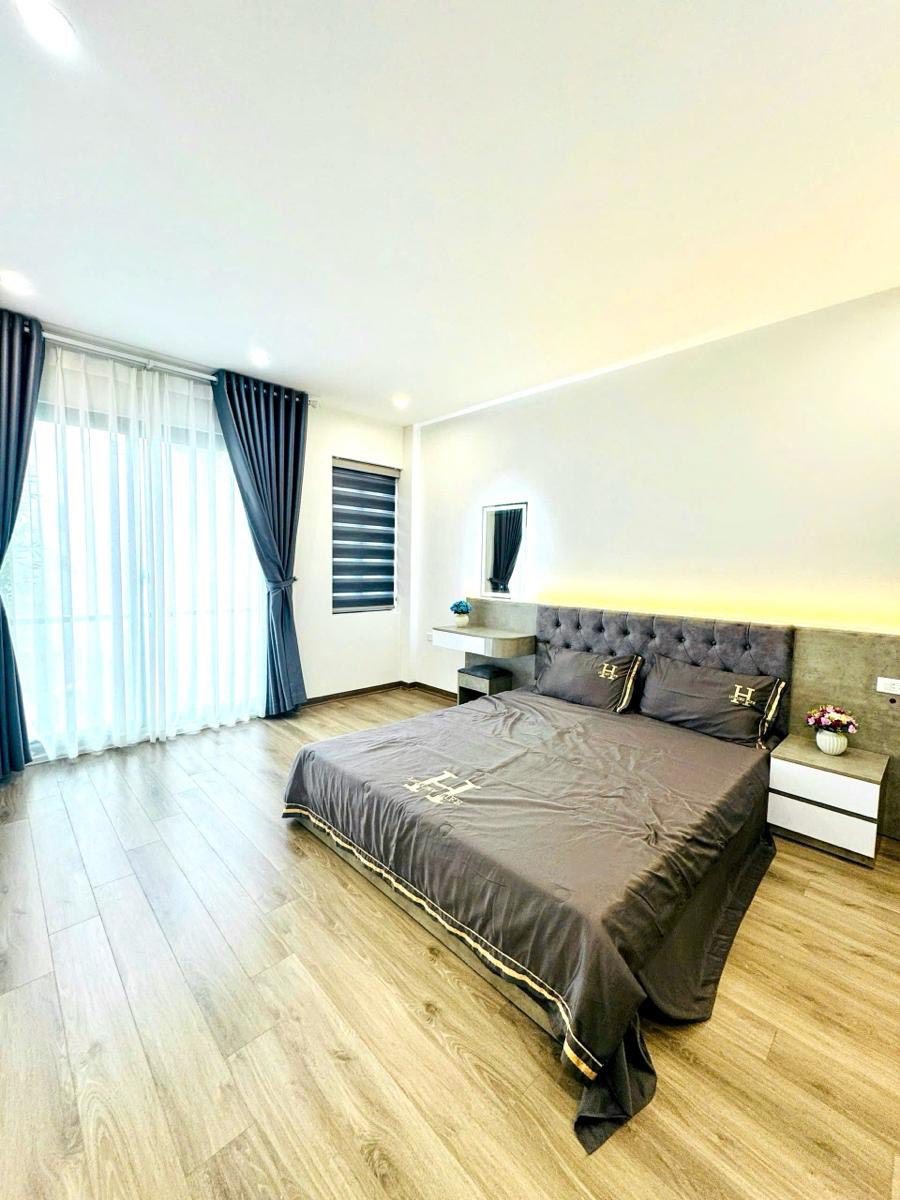 Siêu phẩm phân lô Lê Trọng Tấn: 42m2 x 6T, Thang Máy, 10 tỷ