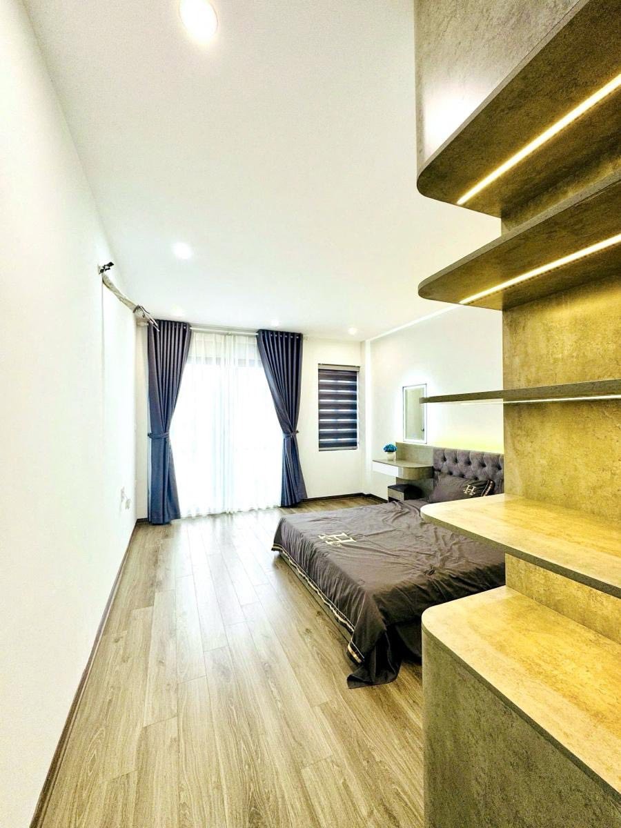 Siêu phẩm phân lô Lê Trọng Tấn: 42m2 x 6T, Thang Máy, 10 tỷ