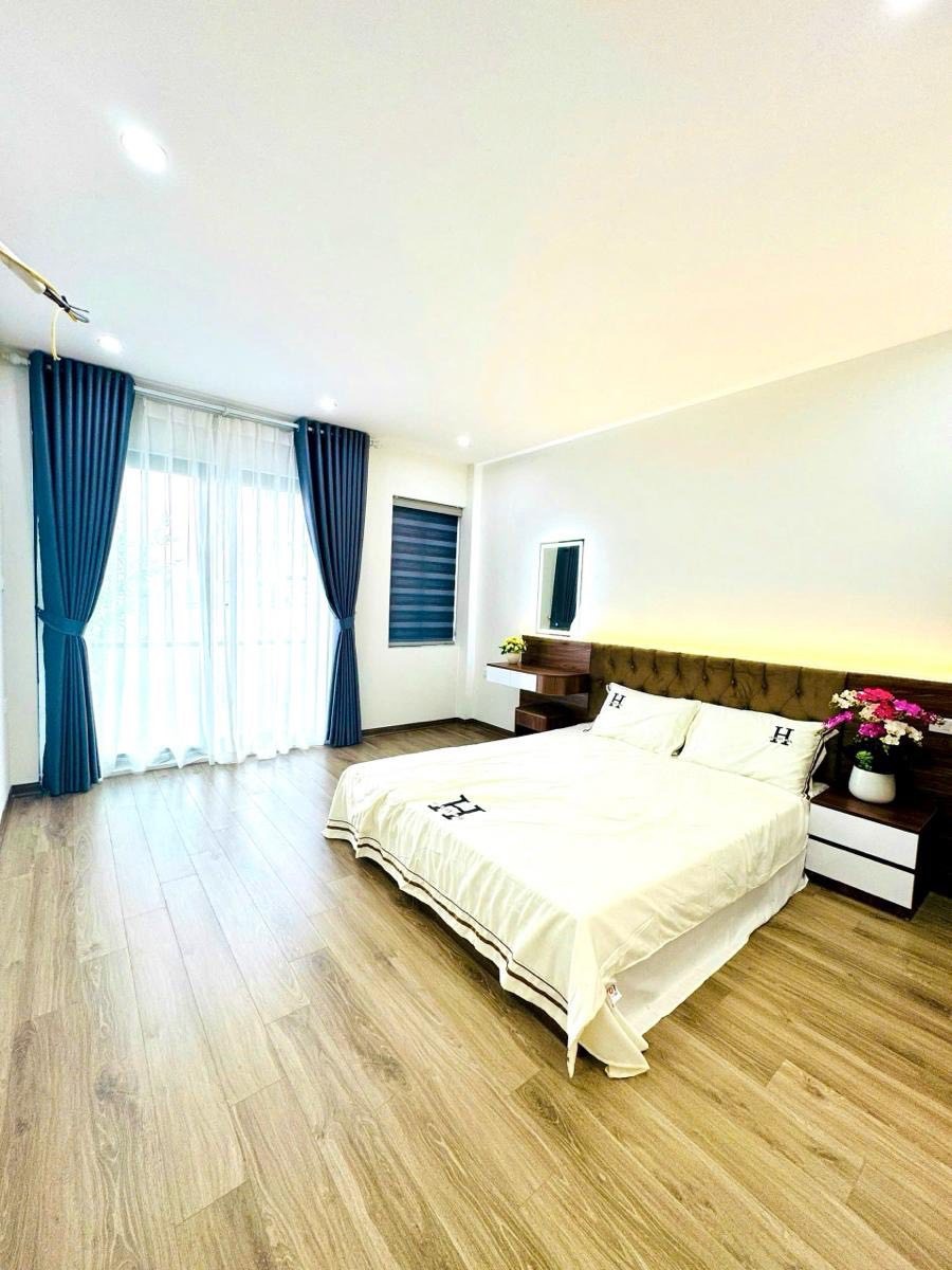 Siêu phẩm phân lô Lê Trọng Tấn: 42m2 x 6T, Thang Máy, 10 tỷ