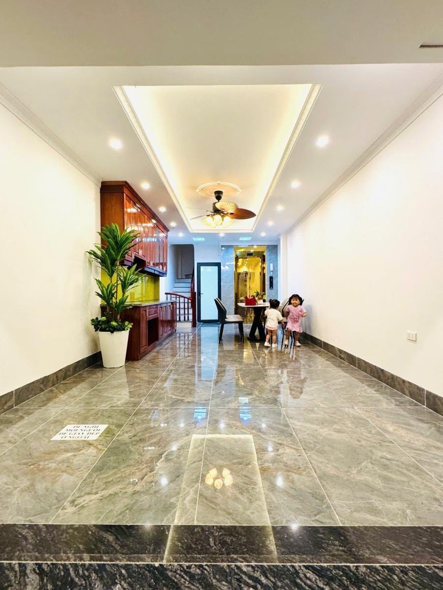 Siêu phẩm phân lô Lê Trọng Tấn: 42m2 x 6T, Thang Máy, 10 tỷ
