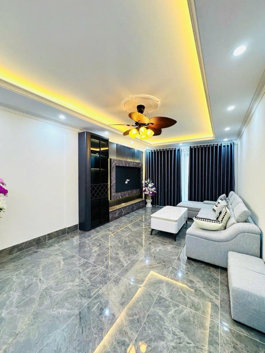 Siêu phẩm phân lô Lê Trọng Tấn: 42m2 x 6T, Thang Máy, 10 tỷ